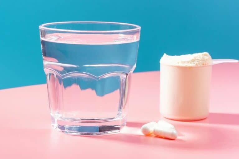 How Much Water Should I Drink on Creatine? Hydration Guide